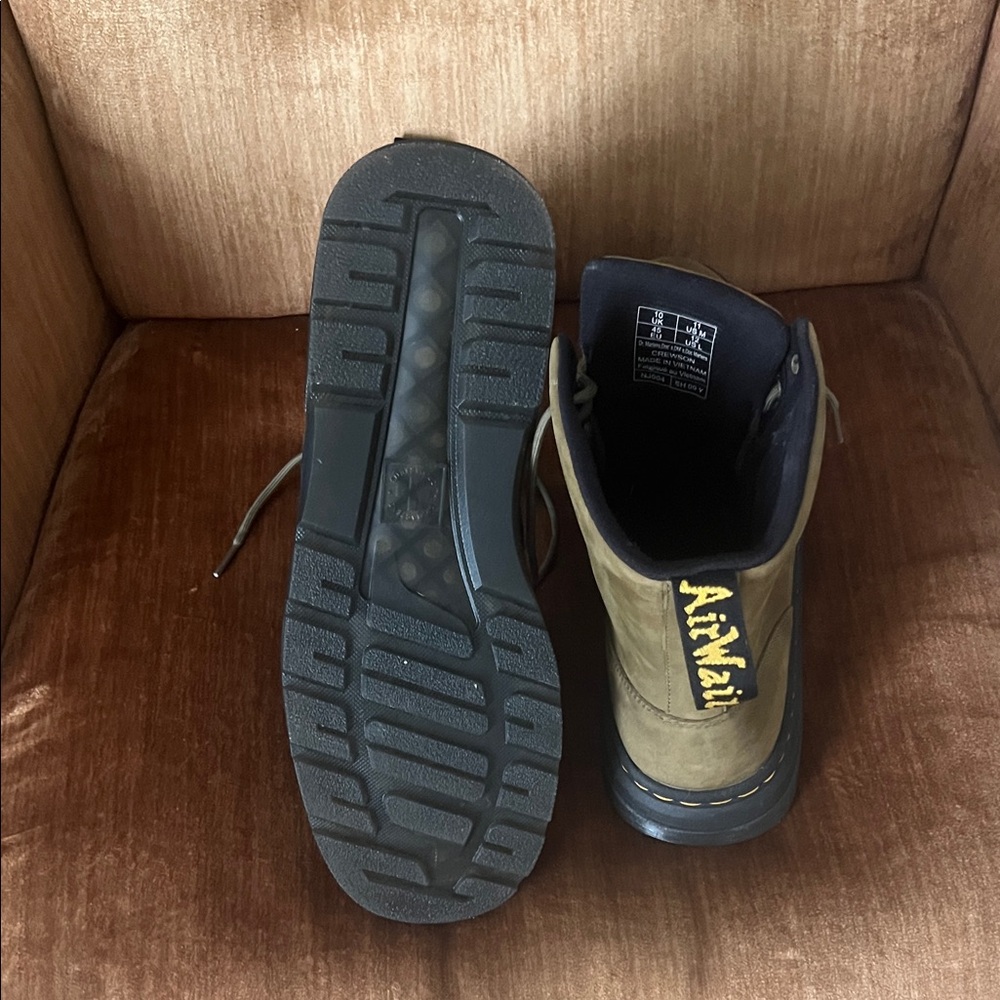 Dr. Martens “Crewson” Olive Lace-Up Boots - Picture 5 of 6